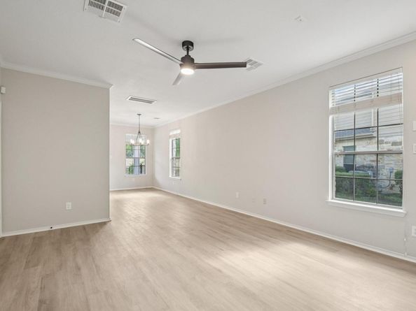 9201 Brodie LN 1002, Austin TX 78748