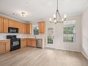 9201 Brodie LN 1002, Austin TX 78748