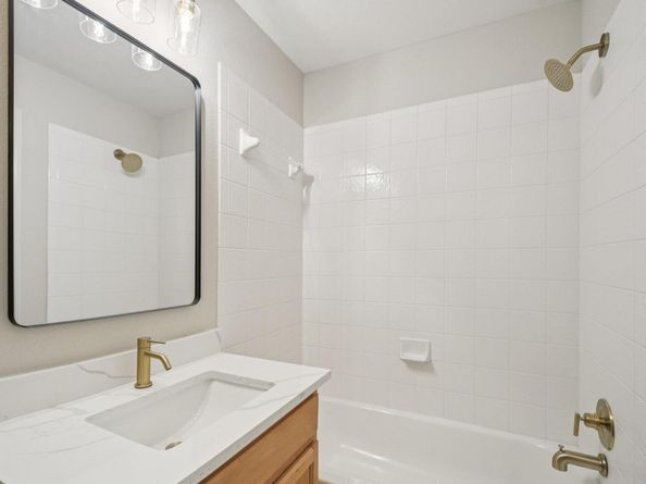 9201 Brodie LN 1002, Austin TX 78748