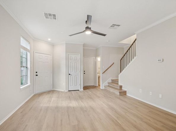 9201 Brodie LN 1002, Austin TX 78748