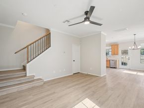 9201 Brodie LN 1002, Austin TX 78748