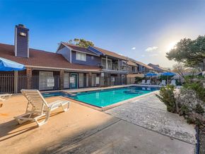 1840 Burton DR 208, Austin TX 78741