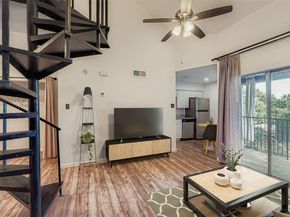 1840 Burton DR 208, Austin TX 78741