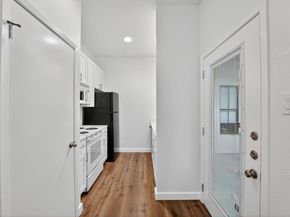 712 Graham PL 201, Austin TX 78705