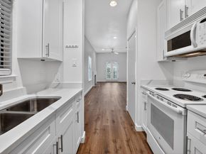 712 Graham PL 201, Austin TX 78705