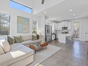 1168 Ridgeway DR 2, Austin TX 78702