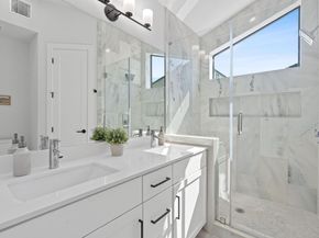 1168 Ridgeway DR 2, Austin TX 78702