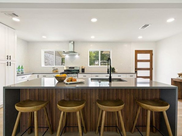 5400 Salem Hill DR, Austin TX 78745