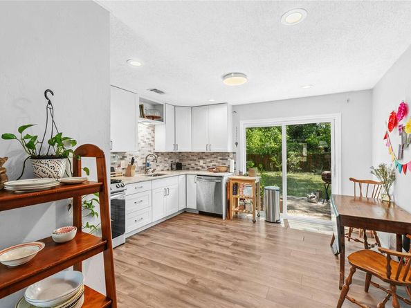 4407 Dovewood DR, Austin TX 78744