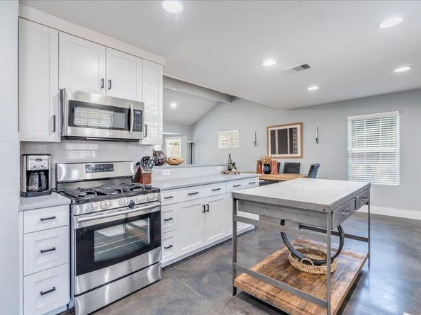 805 Nile ST, Austin TX 78702