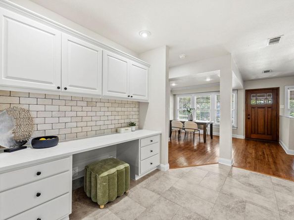 924 E 52nd ST A, Austin TX 78751