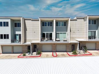 604 N Bluff DR