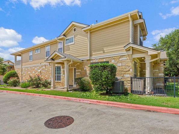 16100 S Great Oaks DR 1302, Round Rock TX 78681