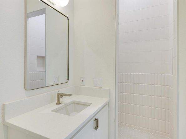 1111 W 12th ST 118, Austin TX 78703