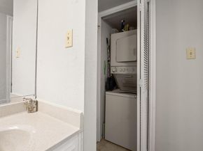 706 W 22nd ST 206, Austin TX 78705