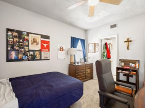 706 W 22nd ST 206, Austin TX 78705