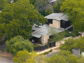 2401 Jarratt Ave, Austin TX 78703