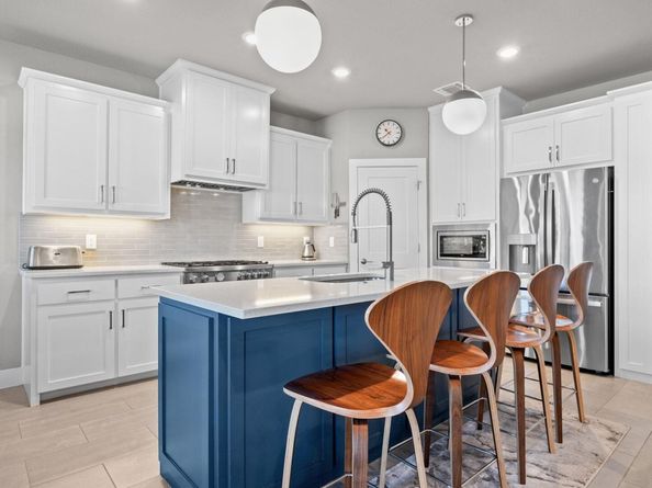 112 Dax DR, Liberty Hill TX 78642