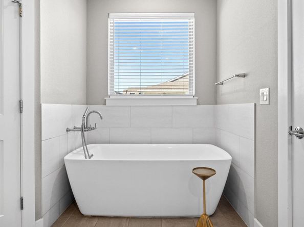 112 Dax DR, Liberty Hill TX 78642