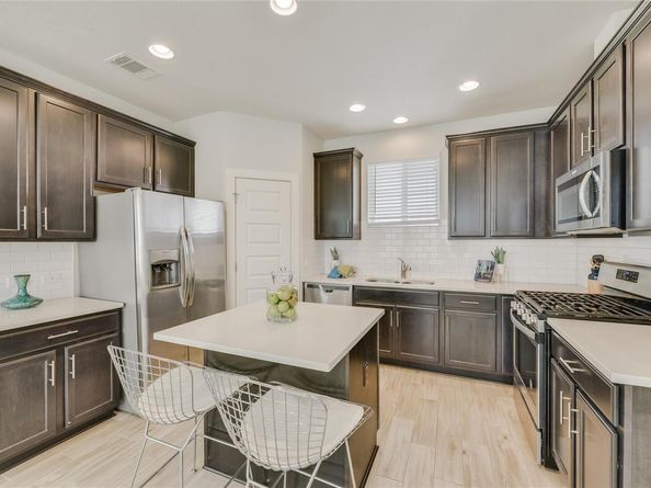 1916 Warely LN, Austin TX 78741