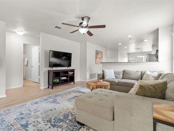 5713 Knoll Pines PASS, Austin TX 78724