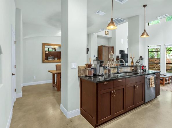 2312 Thornton RD B, Austin TX 78704