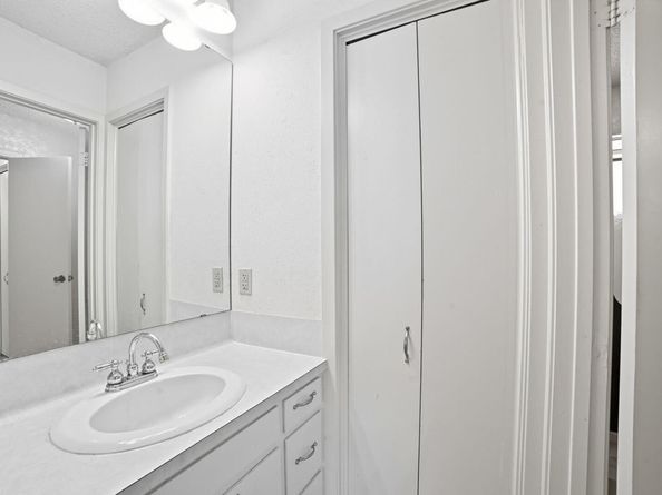 6321 Lakewood DR, Austin TX 78731