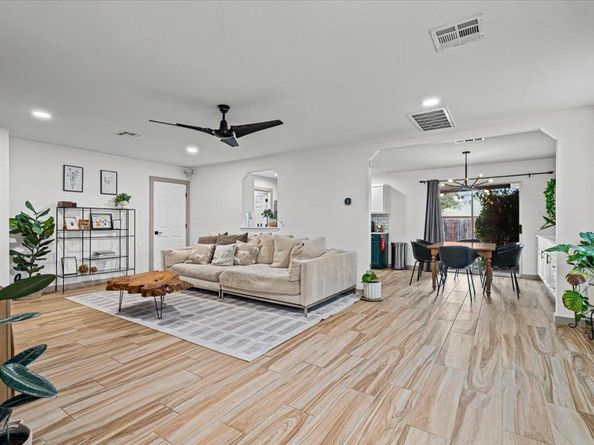 120 Hillhouse LN, Manchaca TX 78652