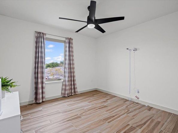 120 Hillhouse LN, Manchaca TX 78652