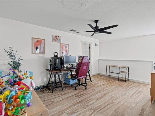 120 Hillhouse LN, Manchaca TX 78652