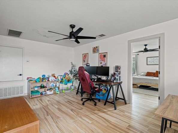 120 Hillhouse LN, Manchaca TX 78652