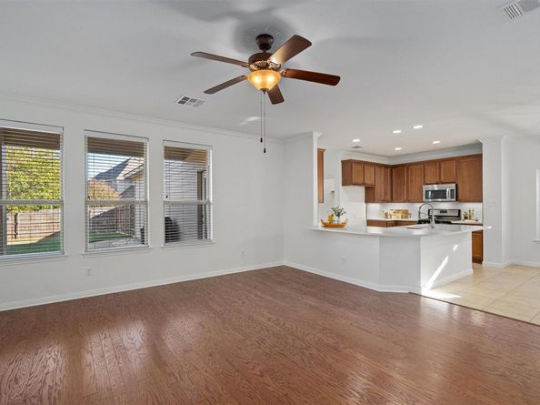 422 Village Commons BLVD, Georgetown TX 78633