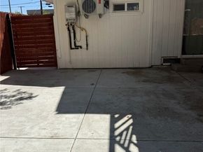 7049 De Celis Place, Van Nuys (los Angeles) CA 91406