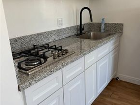 7049 De Celis Place, Van Nuys (los Angeles) CA 91406