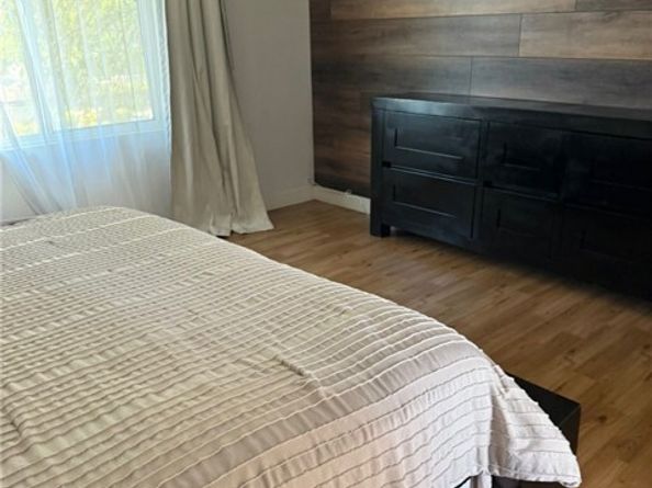7049 De Celis Place, Van Nuys (los Angeles) CA 91406