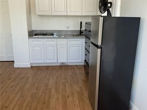 7049 De Celis Place, Van Nuys (los Angeles) CA 91406