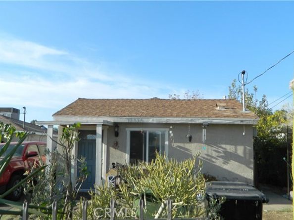 13039 Kelowna Street, Pacoima (los Angeles) CA 91331