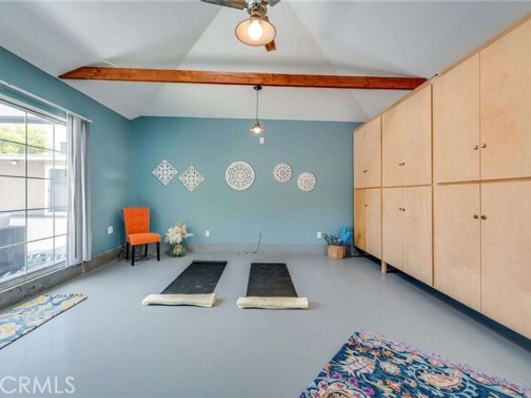 6901 Bertrand Avenue, Reseda (los Angeles) CA 91335