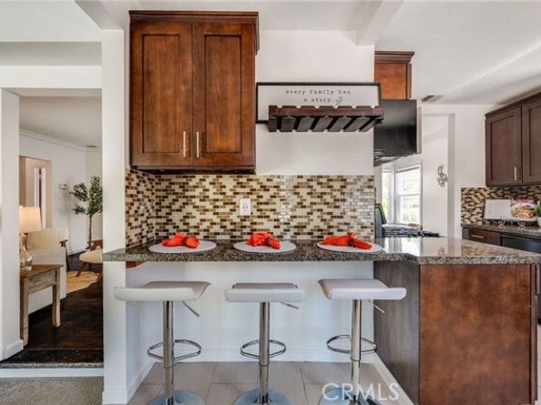 6901 Bertrand Avenue, Reseda (los Angeles) CA 91335