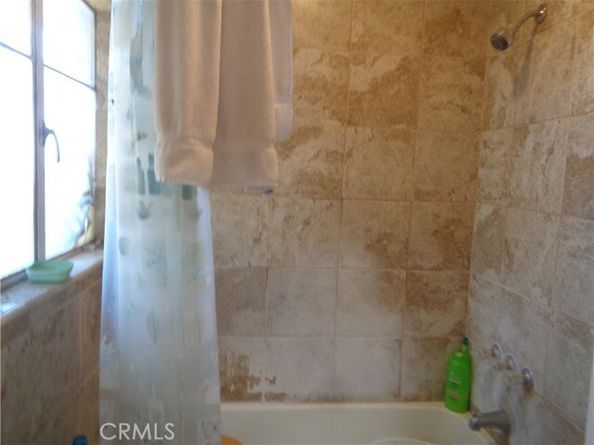 8801 Hayvenhurst Avenue, North Hills (los Angeles) CA 91343