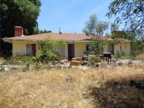 8801 Hayvenhurst Avenue, North Hills (los Angeles) CA 91343