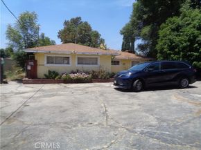 8801 Hayvenhurst Avenue, North Hills (los Angeles) CA 91343