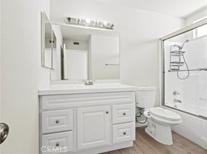 11384 Dronfield 36, Pacoima (los Angeles) CA 91331