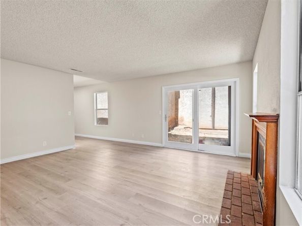 11384 Dronfield 36, Pacoima (los Angeles) CA 91331
