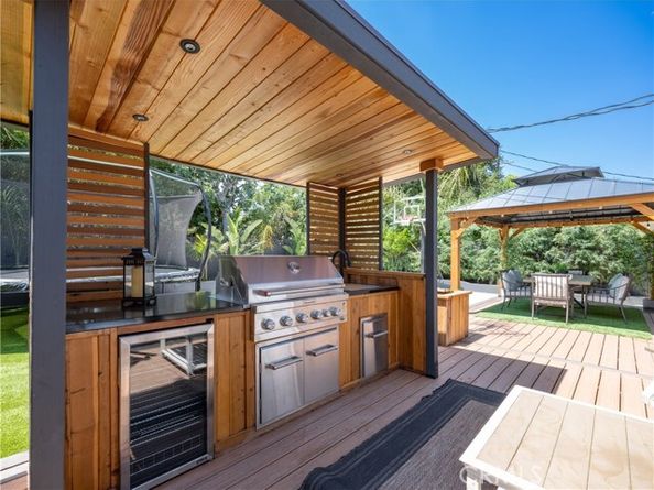 23664 Community Street, West Hills (los Angeles) CA 91304