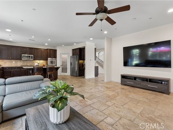 9849 Dreams Avenue, North Hills (los Angeles) CA 91345
