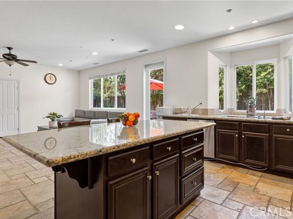 9849 Dreams Avenue, North Hills (los Angeles) CA 91345