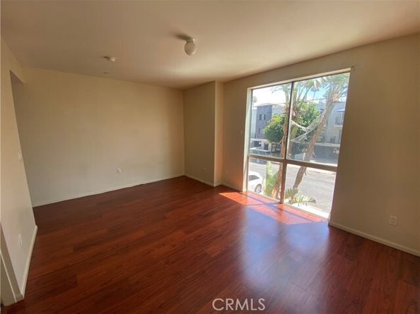 7551 Jordan 210, Canoga Park (los Angeles) CA 91303