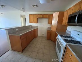 7551 Jordan 210, Canoga Park (los Angeles) CA 91303