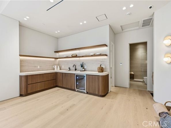 16782 Otsego, Encino (los Angeles) CA 91436